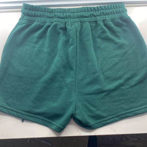 Woman’s comfortable shorts, Size s/p - Picture 3 of 4